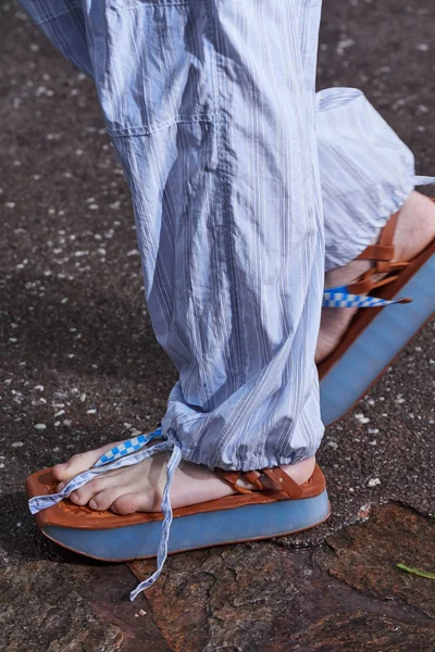 Look 99